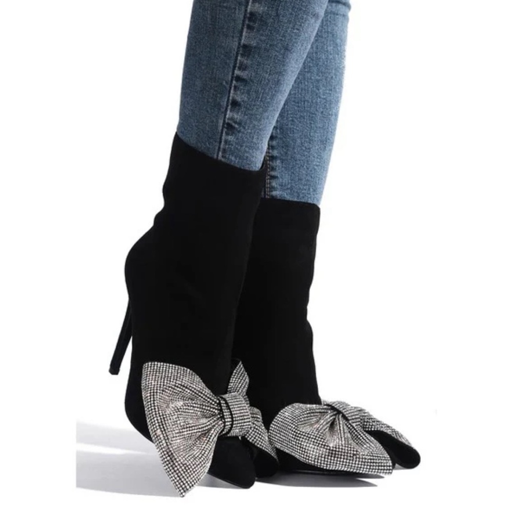 BRAND NEW Cape Robbin Rhinestone Studded Bow Booties